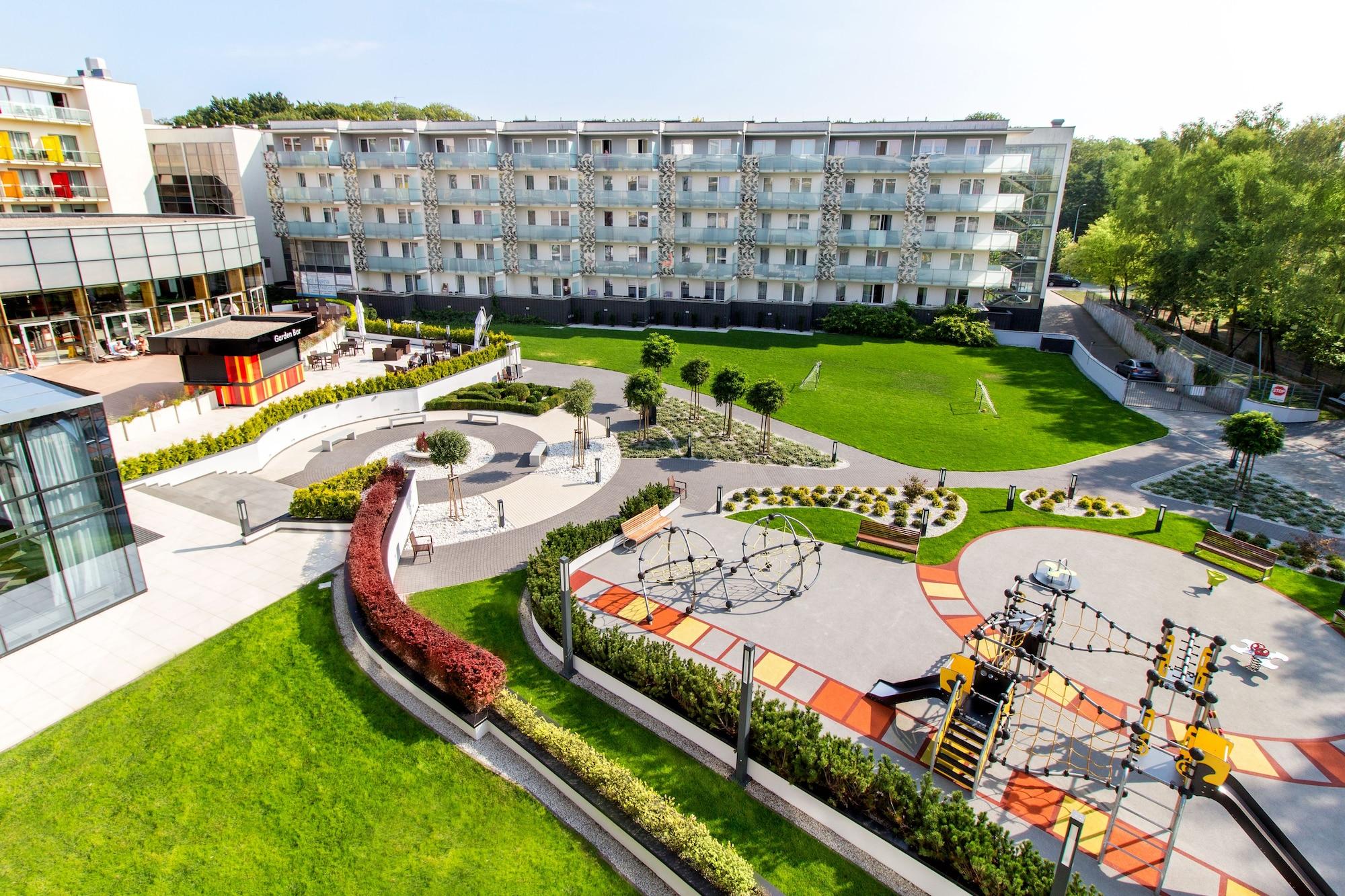 Hotel Aquarius Spa Kołobrzeg Exterior foto The campus of the University of Novi Sad